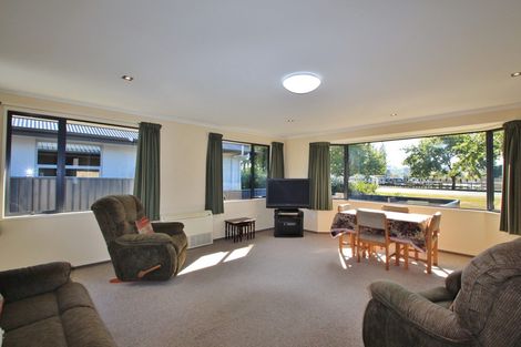 Photo of property in 95 Hokonui Drive, Gore, 9710