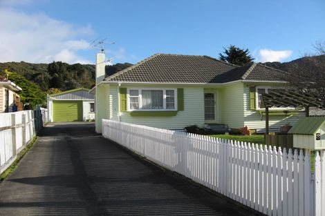 Photo of property in 39 Wainuiomata Road, Wainuiomata, Lower Hutt, 5014