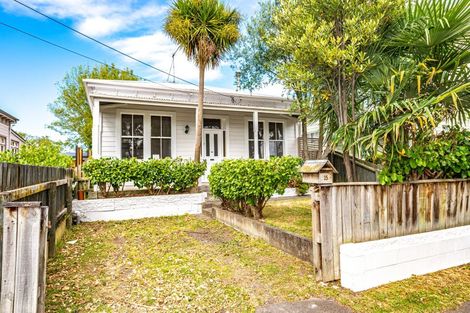 Photo of property in 35 Halswell Street, Whanganui, 4500