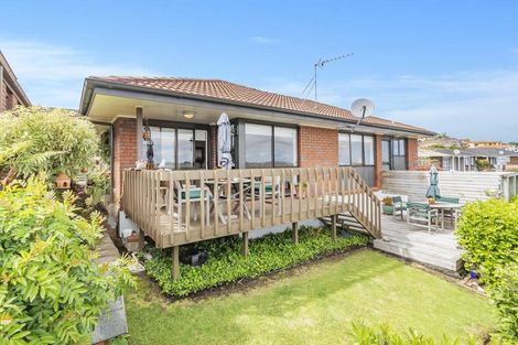 Photo of property in 1/71 Dalwhinnie Parade, Highland Park, Auckland, 2010