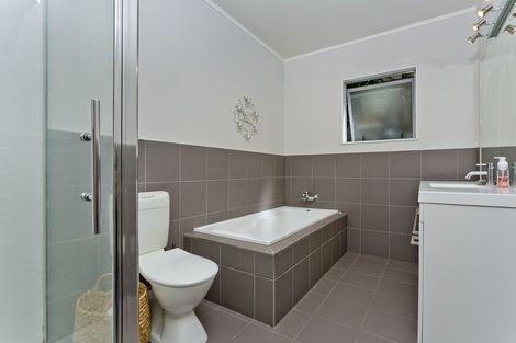 Photo of property in 589d East Coast Road, Browns Bay, Auckland, 0632
