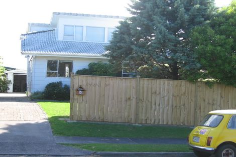 Photo of property in 4 Raupapa Street, Northcote, Auckland, 0627