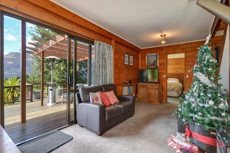 Photo of property in 15 Lochy Road, Fernhill, Queenstown, 9300
