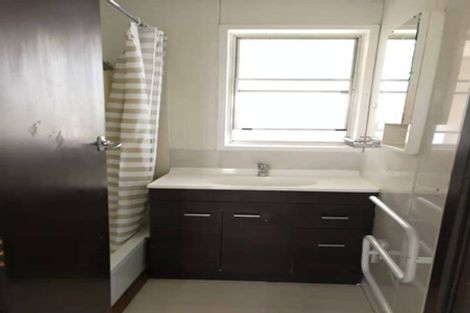 Photo of property in 10 Ware Place, Pakuranga Heights, Auckland, 2010