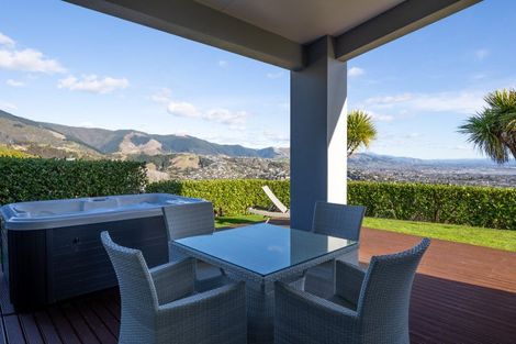 Photo of property in 2 Crown Terrace, Britannia Heights, Nelson, 7010