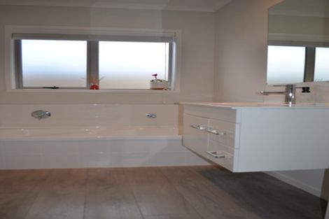 Photo of property in 16 Naeo Close, Papamoa Beach, Papamoa, 3118