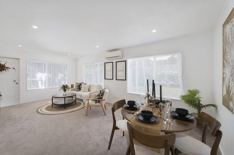 Photo of property in 2/5 Newington Road, Henderson, Auckland, 0612