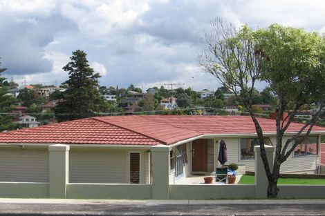 Photo of property in 81 Browns Bay Road, Browns Bay, Auckland, 0630