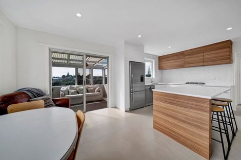 Photo of property in 27 Wairau Road, Oakura, 4314