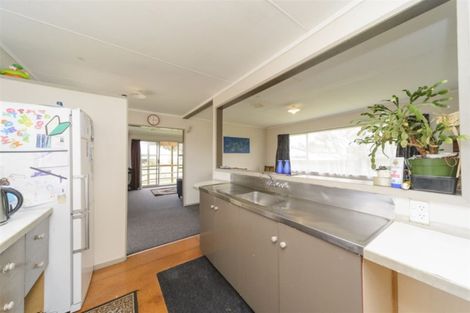 Photo of property in 10 Gladys Place, Kelvin Grove, Palmerston North, 4414
