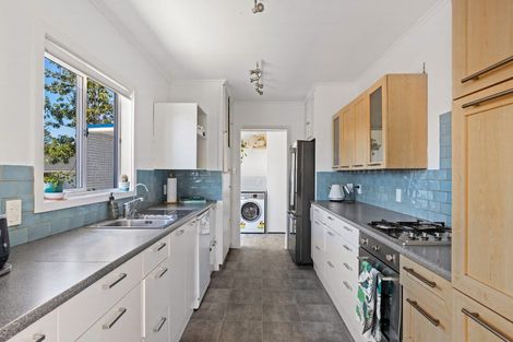 Photo of property in 1/46 Matipo Road, Mairangi Bay, Auckland, 0630