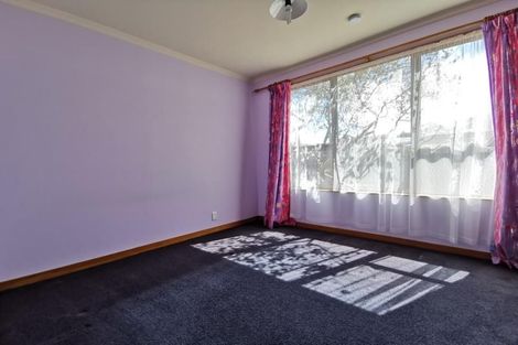Photo of property in 16 Arahanga Grove, Maupuia, Wellington, 6022