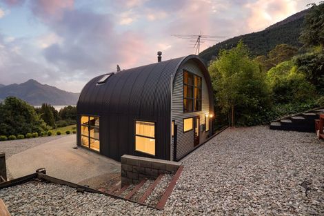 Photo of property in 281 Fernhill Road, Sunshine Bay, Queenstown, 9300