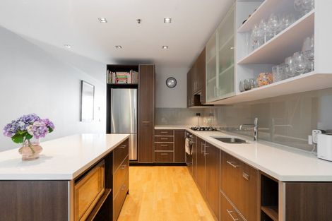 Photo of property in Patent 326 Apartments, 212s/326 Evans Bay Parade, Hataitai, Wellington, 6021