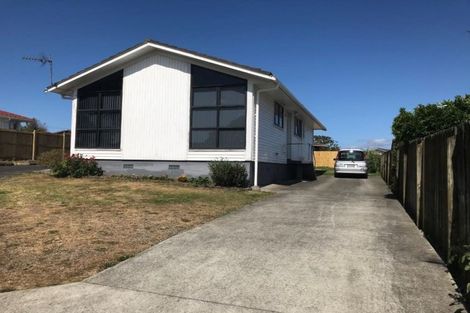 Photo of property in 48 Othello Drive, Clover Park, Auckland, 2023