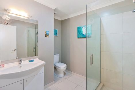 Photo of property in 6 Redcliffs View Lane, Redcliffs, Christchurch, 8081
