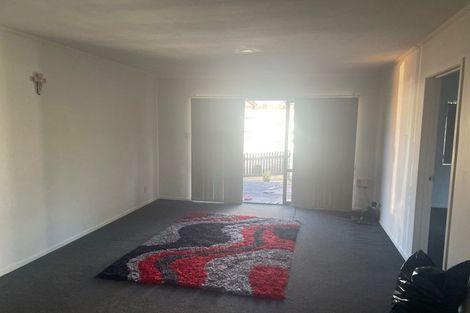 Photo of property in 2/24 Janese Place, Weymouth, Auckland, 2103