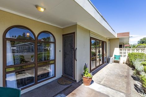 Photo of property in 3 Waverley Street, Waipawa, 4210