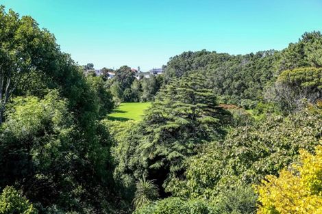 Photo of property in 37 Northgate, Strandon, New Plymouth, 4312