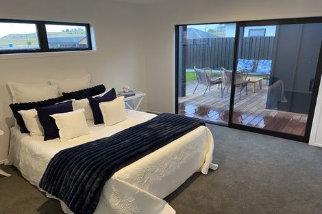 Photo of property in 14 Annie Aranui Drive, Poraiti, 4182