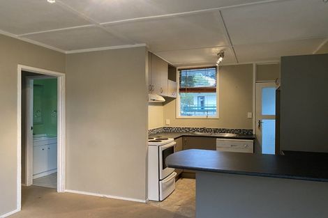 Photo of property in 2/12 Wood Street, Wallaceville, Upper Hutt, 5018