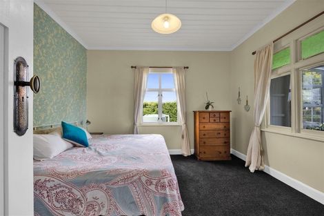 Photo of property in 206 Henwood Road, Paraite, New Plymouth, 4372