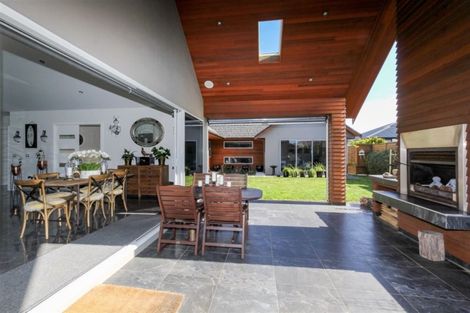 Photo of property in 7 St Andrews Parkway, Waiwhakaiho, New Plymouth, 4312