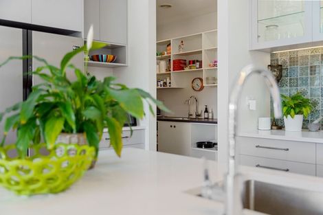 Photo of property in 6 Arapipi Way, Peka Peka, Waikanae, 5391