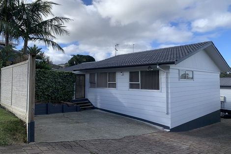 Photo of property in 12 Oreil Avenue, West Harbour, Auckland, 0618