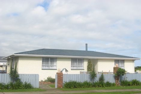 Photo of property in 4 Rangitake Drive, Spotswood, New Plymouth, 4310