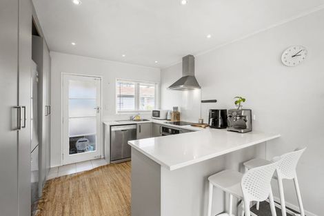 Photo of property in 2/27 Sydney Street, Hauraki, Auckland, 0622