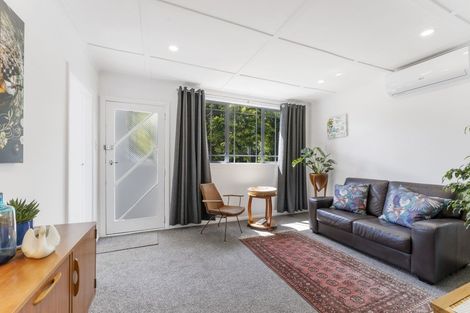 Photo of property in 40 Collins Avenue, Tawa, Wellington, 5028