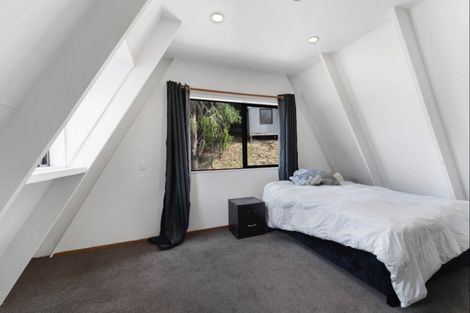 Photo of property in 40 Avalon Crescent, Fernhill, Queenstown, 9300