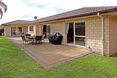 Photo of property in 30 Croftview Road, Wattle Downs, Auckland, 2103