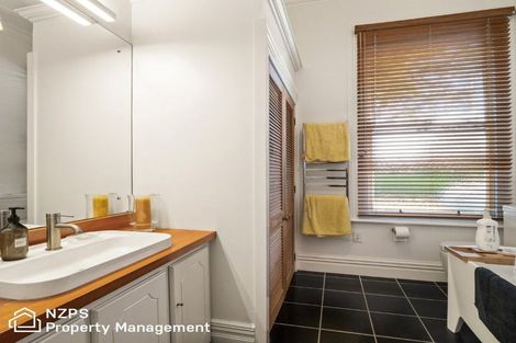 Photo of property in 44 Glendevon Place, Vauxhall, Dunedin, 9013