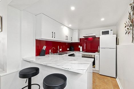 Photo of property in 31 Waipuia Place, Greenhithe, Auckland, 0632