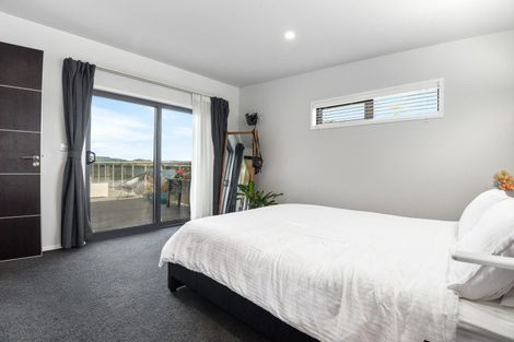 Photo of property in 2b Pah Road, Kawaha Point, Rotorua, 3010