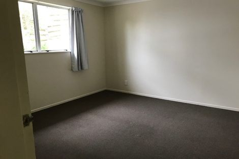 Photo of property in 89a Stewart Drive, Newlands, Wellington, 6037