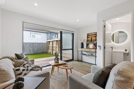 Photo of property in 4/21 Divich Avenue, Te Atatu South, Auckland, 0610