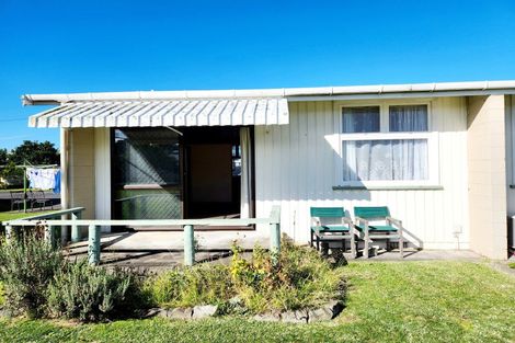 Photo of property in Orange Grove Flats, 11/549 Childers Road, Te Hapara, Gisborne, 4010