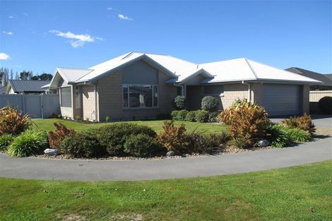 Photo of property in 32 Taiore Crescent, Marshland, Christchurch, 8083
