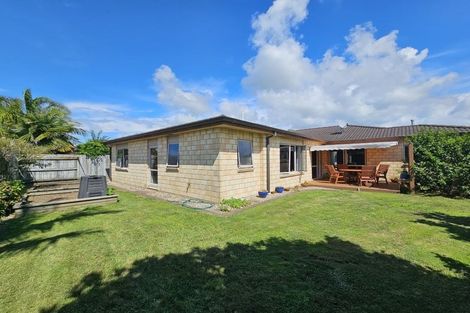 Photo of property in 15 Oreti Crescent, Papamoa Beach, Papamoa, 3118