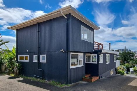 Photo of property in 1/52 Beulah Avenue, Rothesay Bay, Auckland, 0630