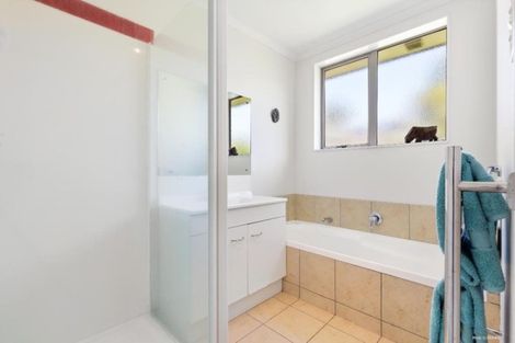 Photo of property in 7 Ranch Place, Pukekohe, 2120