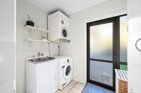 Photo of property in 102 Waikawa Road, Picton, 7220