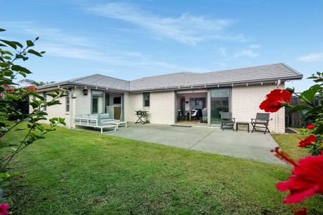 Photo of property in 3 Raiha Street, Papamoa Beach, Papamoa, 3118