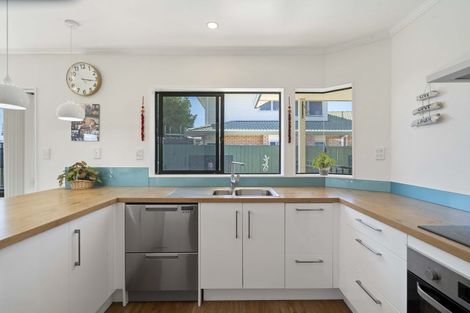 Photo of property in 116 Evans Road, Papamoa Beach, Papamoa, 3118