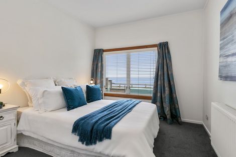 Photo of property in 32 Owhiro Bay Parade, Owhiro Bay, Wellington, 6023