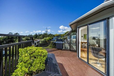 Photo of property in 10 Bellbird Rise, Murrays Bay, Auckland, 0630