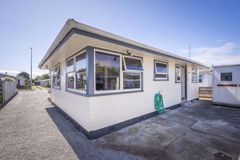 Photo of property in 38 Walton Road, Paraparaumu Beach, Paraparaumu, 5032
